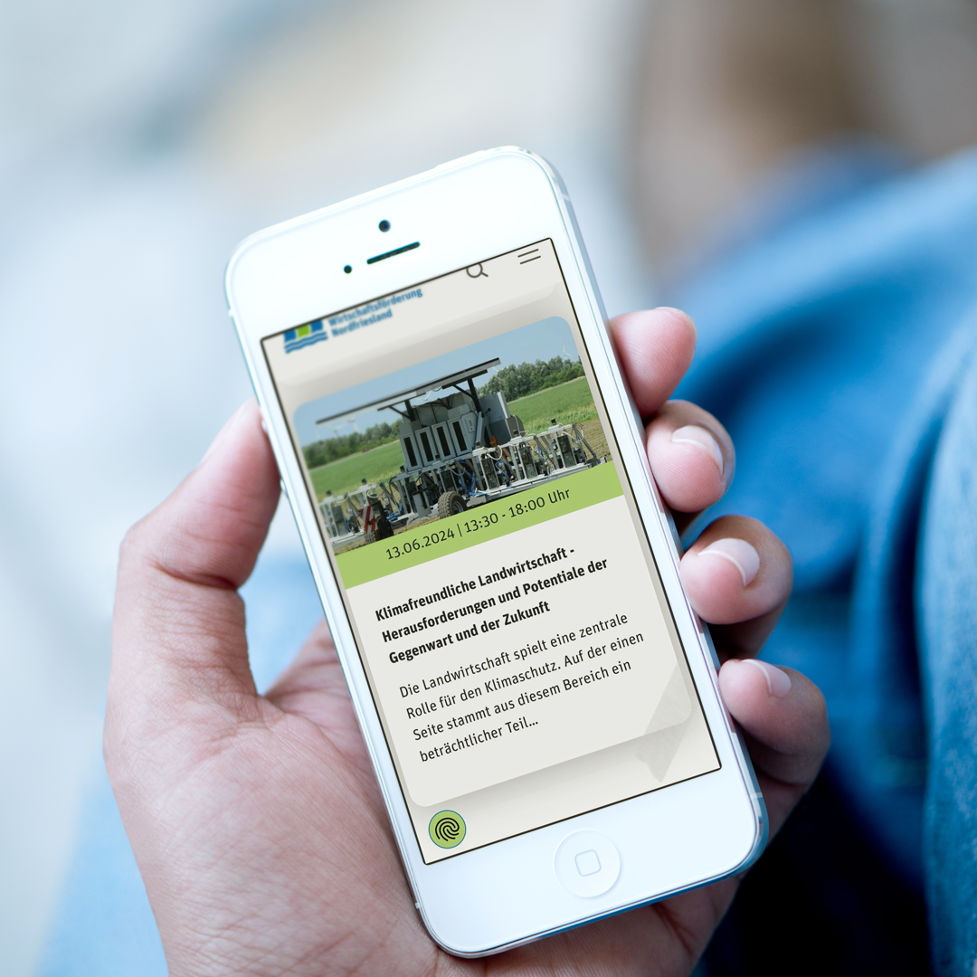 Smartphone-Mockup von einer News-Vorschau der neuen Website. 